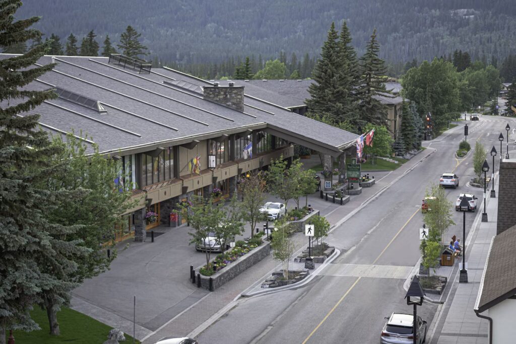 Banff Park Lodge
